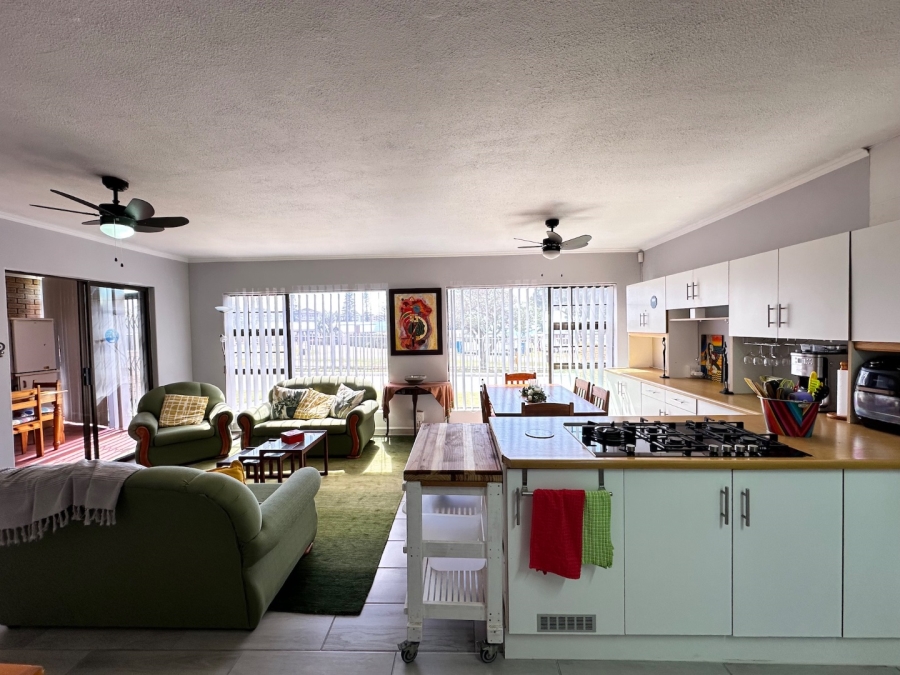 3 Bedroom Property for Sale in Mossel Bay Central Western Cape